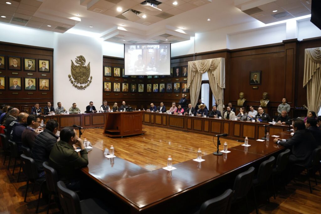 Coordina Gobernador reunión de atención a contingencia por lluvias en la Sierra Gorda
