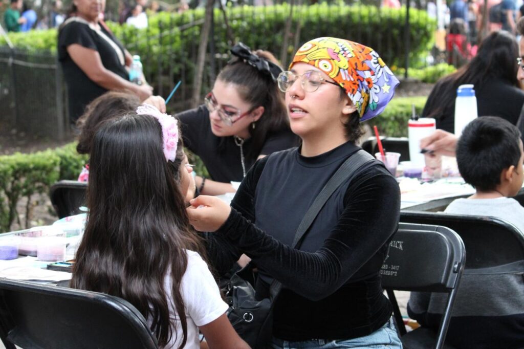 Más de 75 mil personas se dieron cita en el Festival de Día de Muertos en la Alameda Hidalgo