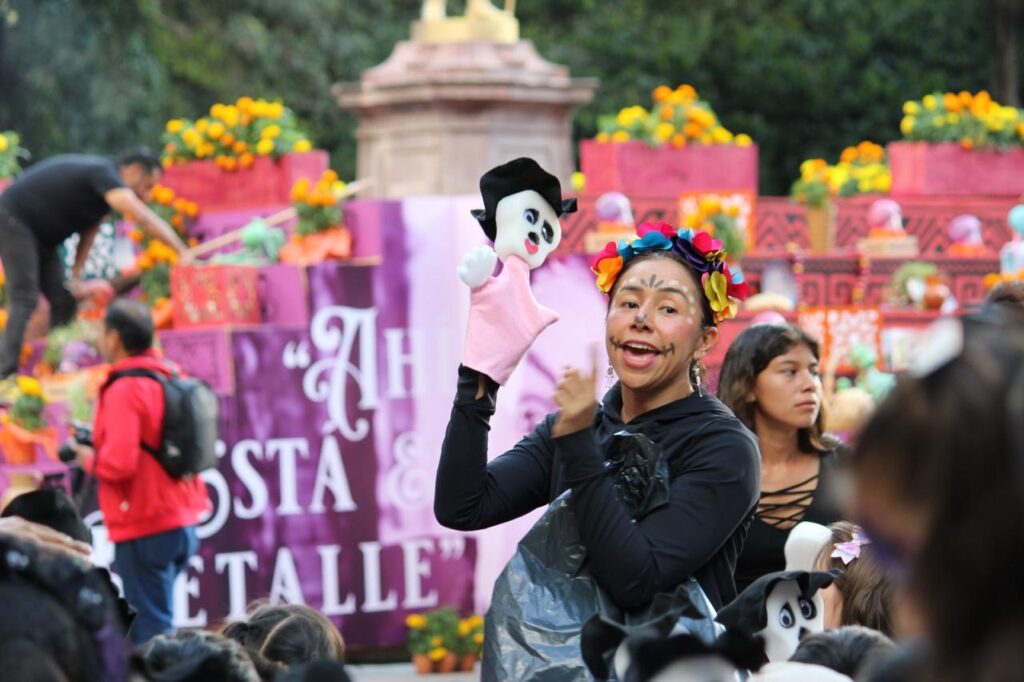 Más de 75 mil personas se dieron cita en el Festival de Día de Muertos en la Alameda Hidalgo