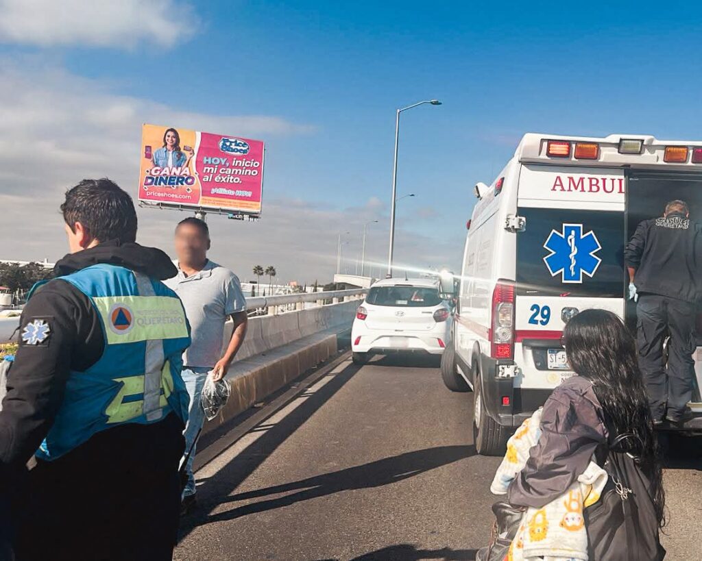 Atropellamiento en Bernardo Quintana deja una persona lesionada