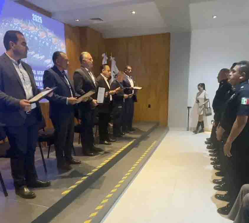 CECAFIS entrega acreditaciones y certificaciones a policías e instructores