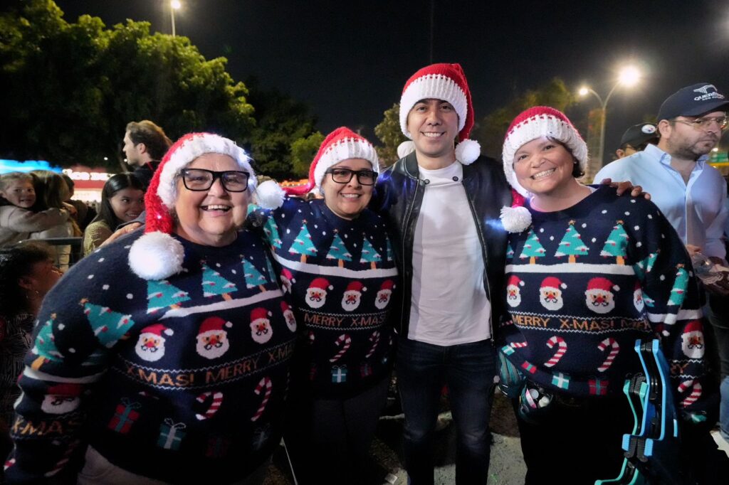 Miles de personas disfrutan de la Caravana Coca-Cola