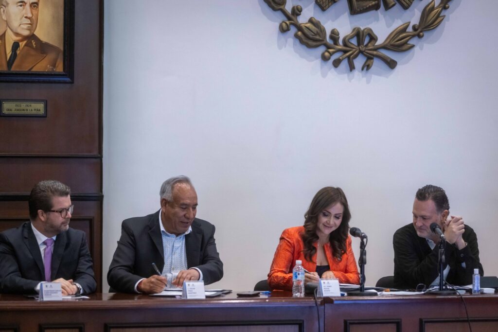 Firma Gobernador Compromiso Nacional por la vida, la felicidad y el respeto a las Mujeres