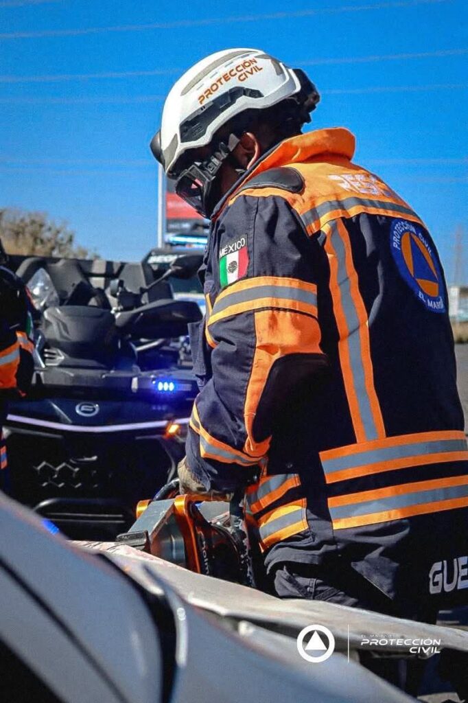 Protección Civil atiende volcadura en el Anillo Vial III, a la altura de Real Solare