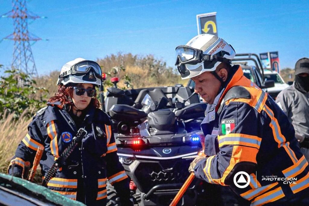 Protección Civil atiende volcadura en el Anillo Vial III, a la altura de Real Solare