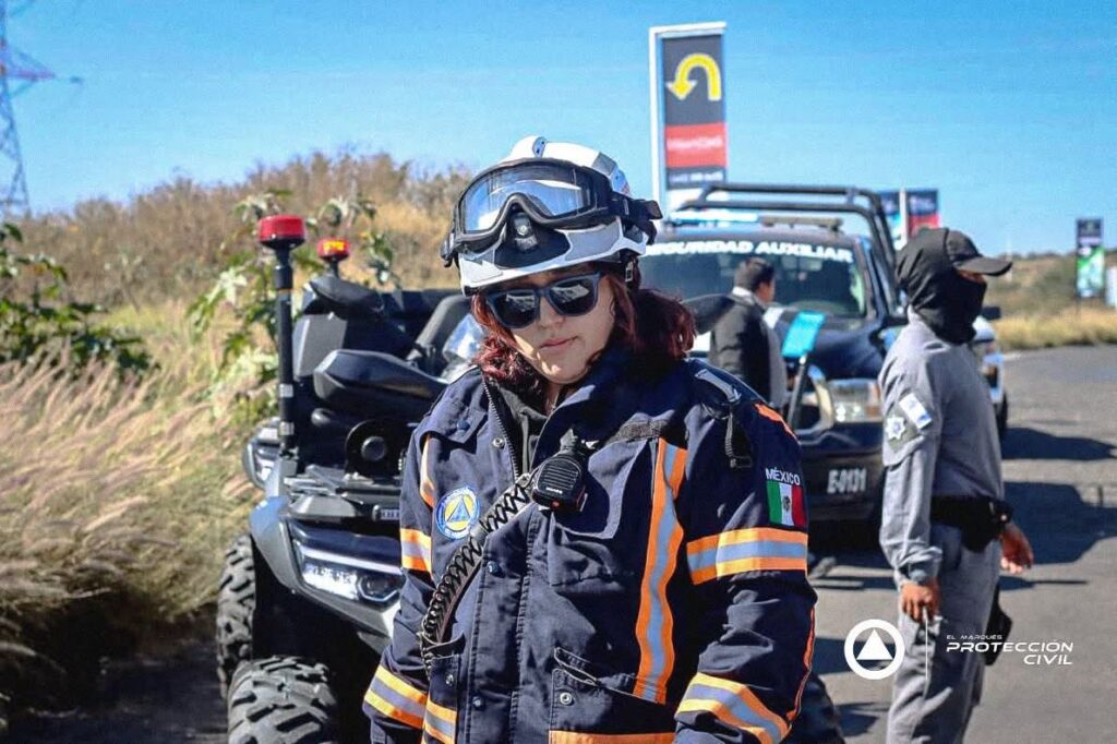 Protección Civil atiende volcadura en el Anillo Vial III, a la altura de Real Solare