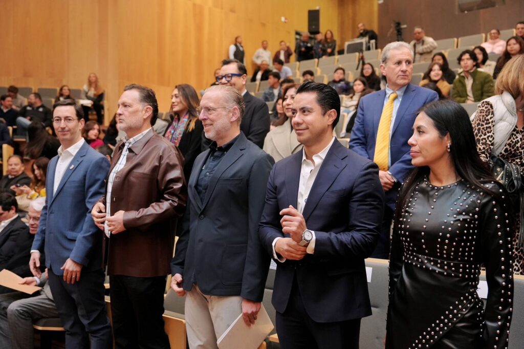 Participa Felifer Macías en inversión que impulsa la innovación energética en Querétaro