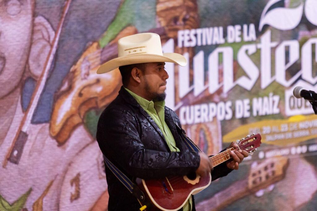 Música, baile popular y color en el banderazo de salida del 28º Festival de la Huasteca