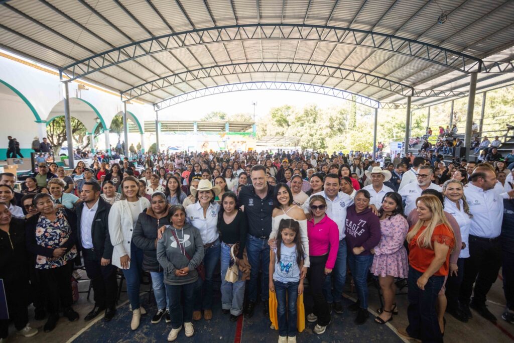 Entrega Gobernador equipamiento para el autoempleo en Jalpan