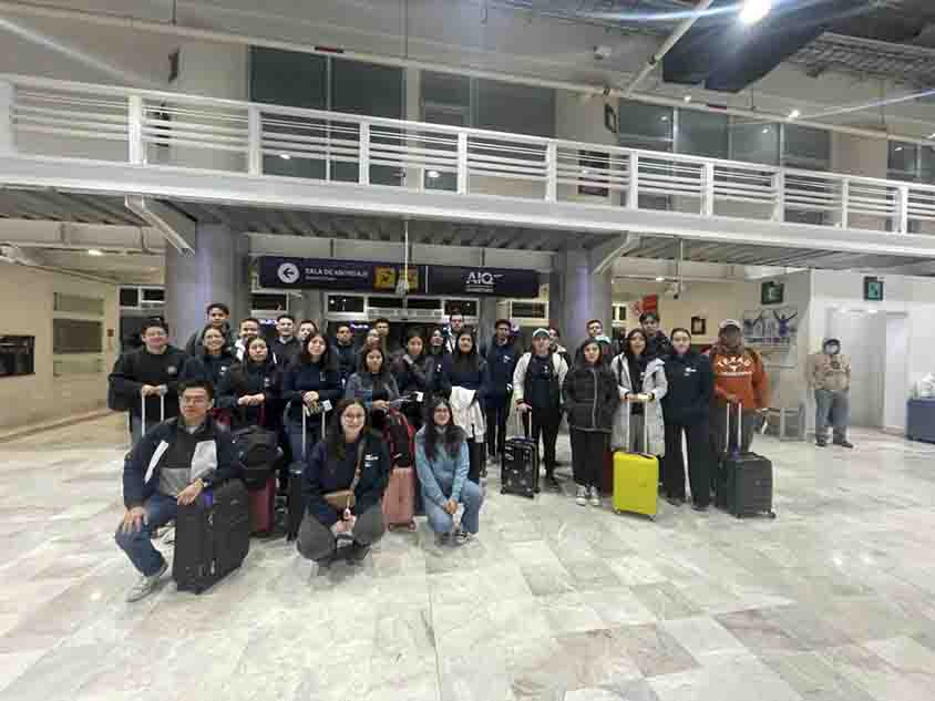 Jóvenes representan a Querétaro en la NASA