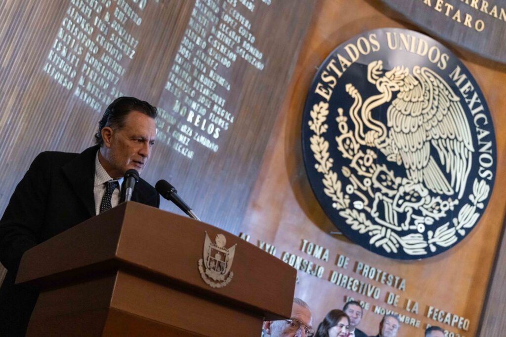 Profesionistas, parte esencial de la fortaleza de Querétaro: MKG