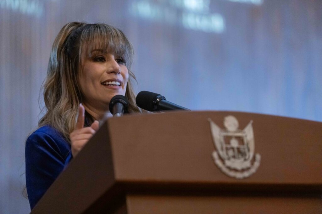 Profesionistas, parte esencial de la fortaleza de Querétaro: MKG