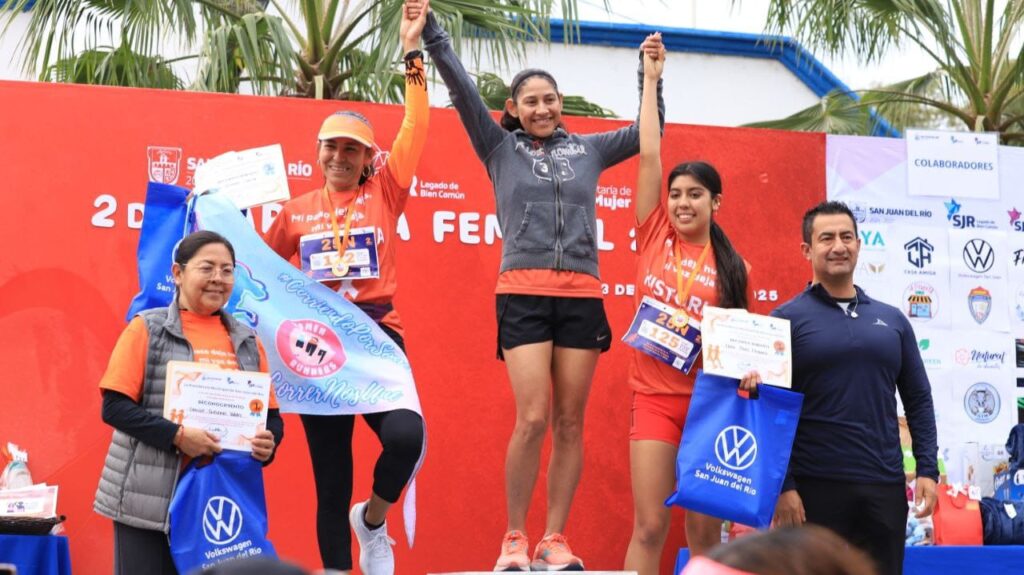 Más de 200 mujeres y cerca de una decena de hombres participan en la "Segunda Carrera Femenil 25N"