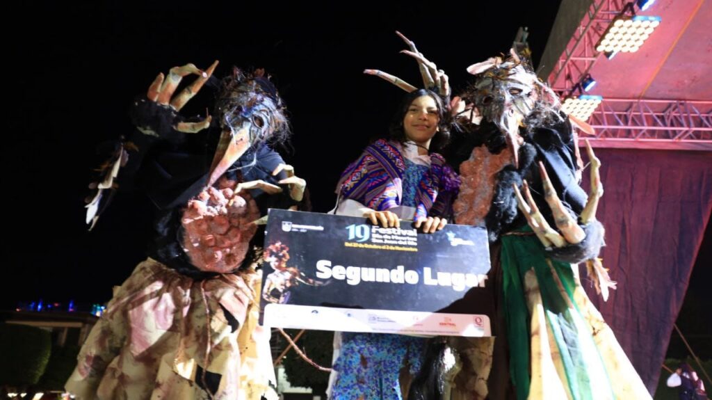 Realizan la Marcha de los Muertos 2025 y Concurso de Disfraces en San Juan del Río