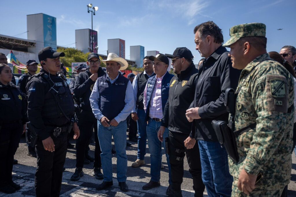 Realiza Gobernador Pase de Revista a corporaciones para seguridad de la Feria Internacional Ganadera Querétaro 2025