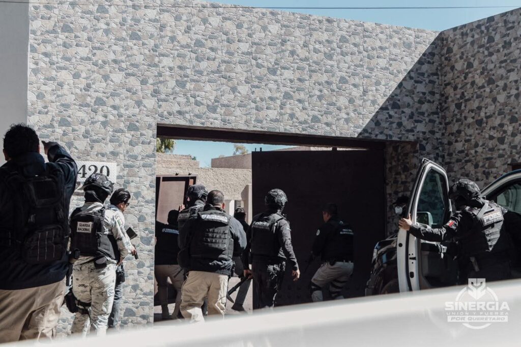 Realizan 10 cateos simultáneos en Querétaro: seis detenidos y aseguramientos relevantesRealizan 10 cateos simultáneos en Querétaro: seis detenidos y aseguramientos relevantes