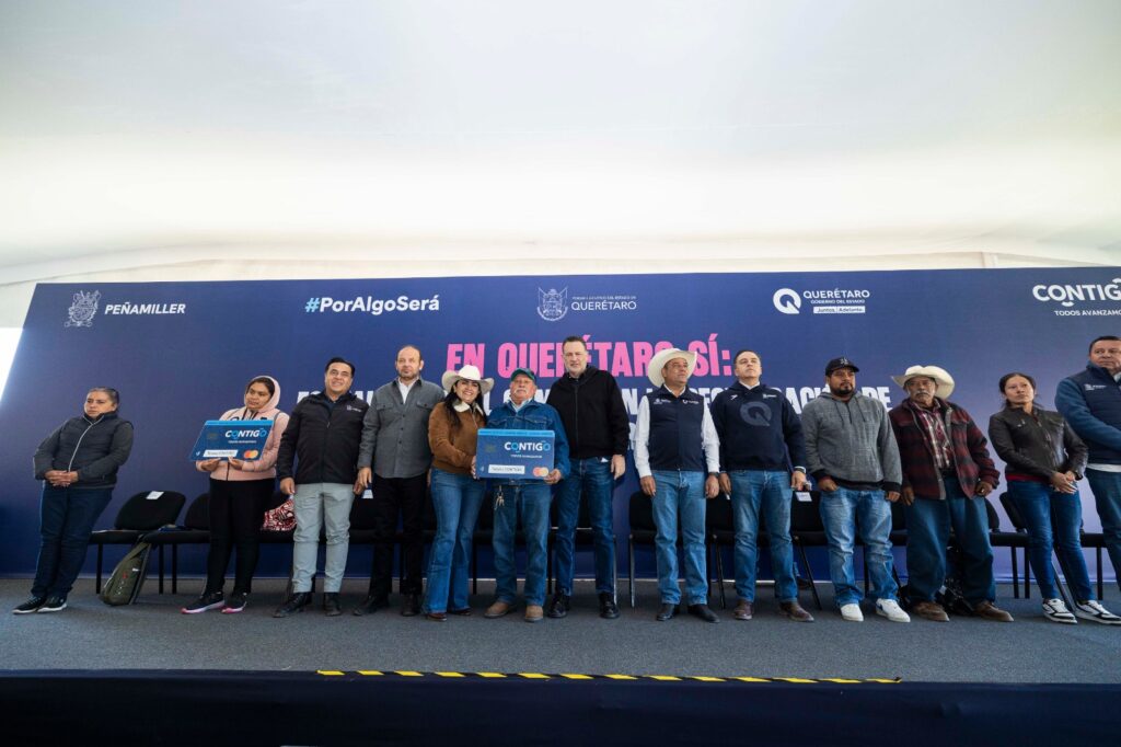 Fortalece Gobernador el campo queretano con entrega de apoyos en Peñamiller