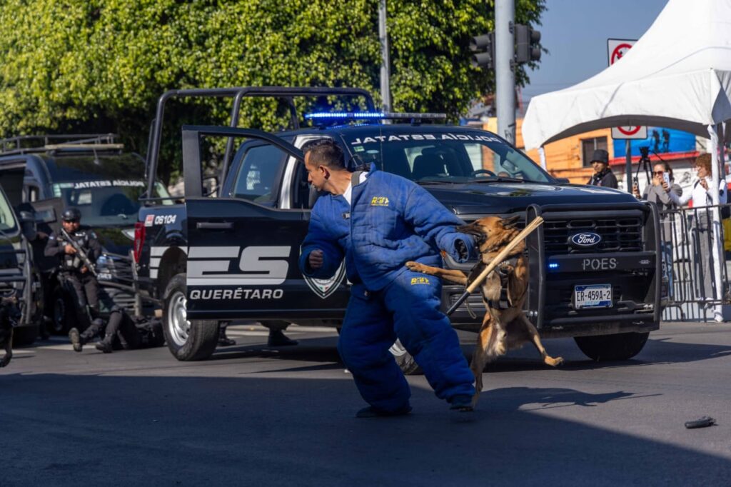 Encabeza Mauricio Kuri desfile con motivo del CXV Aniversario de la Revolución Mexicana