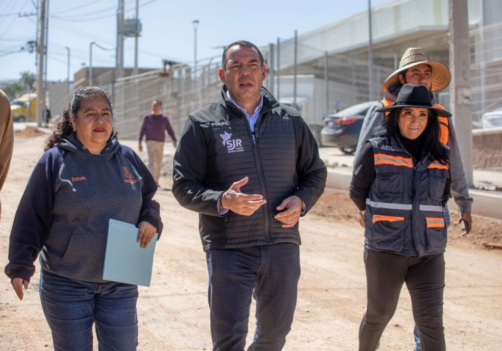 Supervisa Roberto Cabrera obras educativas y de movilidad que representan una inversión de más de 14.7 mdp