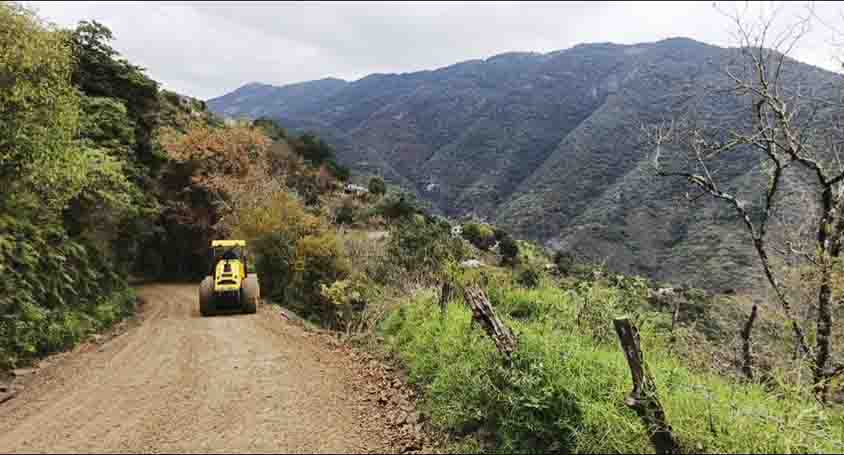 Supervisa titular de la CEI rehabilitación del camino de Río Escanela