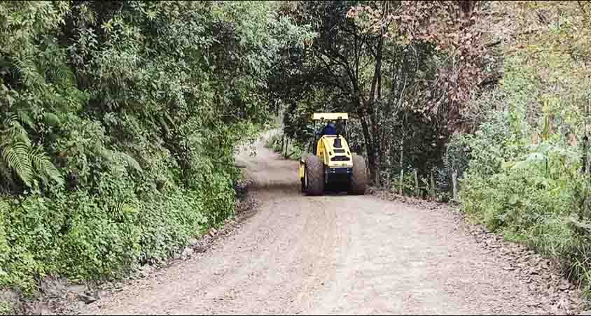 Supervisa titular de la CEI rehabilitación del camino de Río Escanela