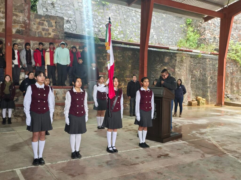 Entregan nueva aula equipada en COBAQ Plantel 14 de San Joaquín