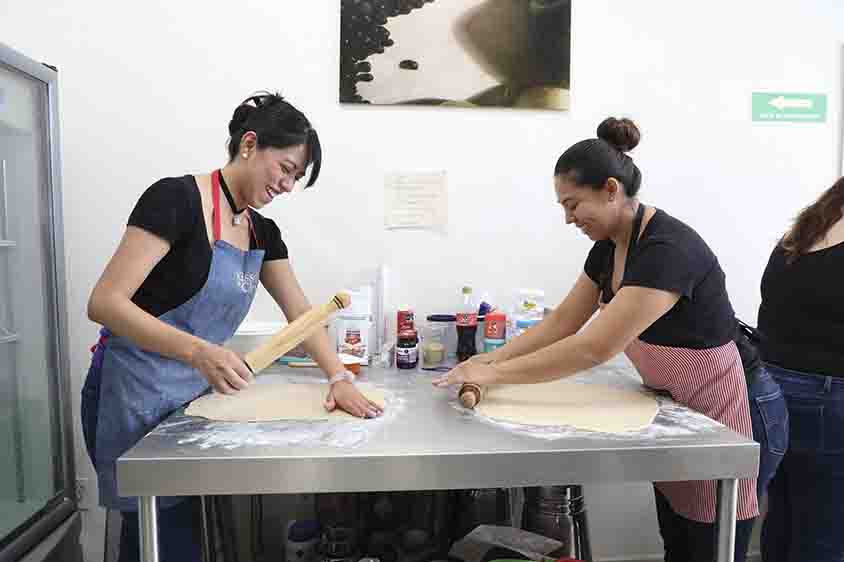 La coordinadora de la Casa de la Mujer del Sistema Estatal DIF, Laura Ruiz Revueltas, informó que concluyó formalmente el ciclo de actividades 2025 de este espacio en el cual mil 193 usuarias participaron en los diversos talleres que promueven la capacitación, el autoempleo, desarrollo humano y el fortalecimiento emocional.
