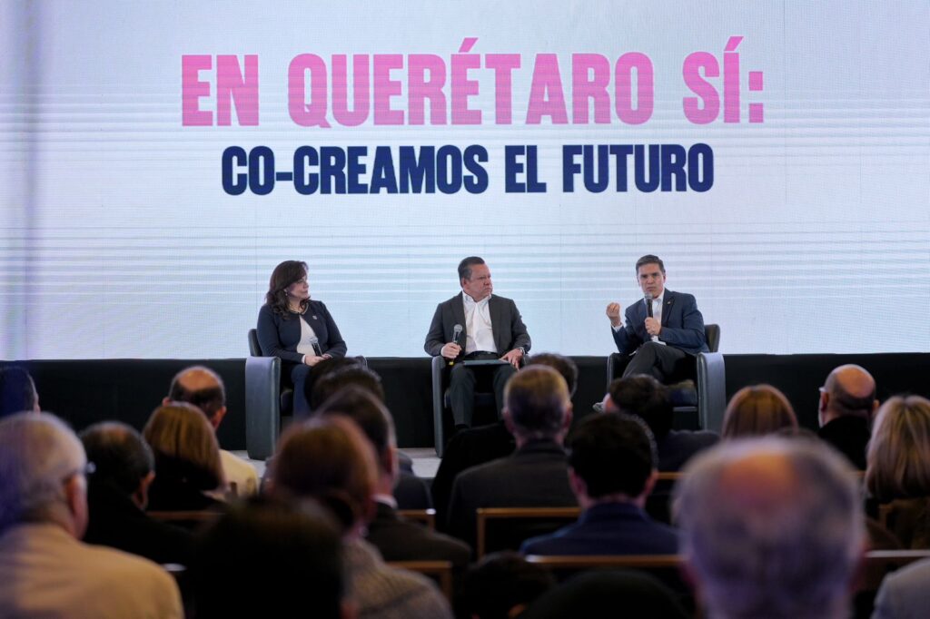 Participa Felifer Macías en el foro Co-creando el Futuro de Querétaro