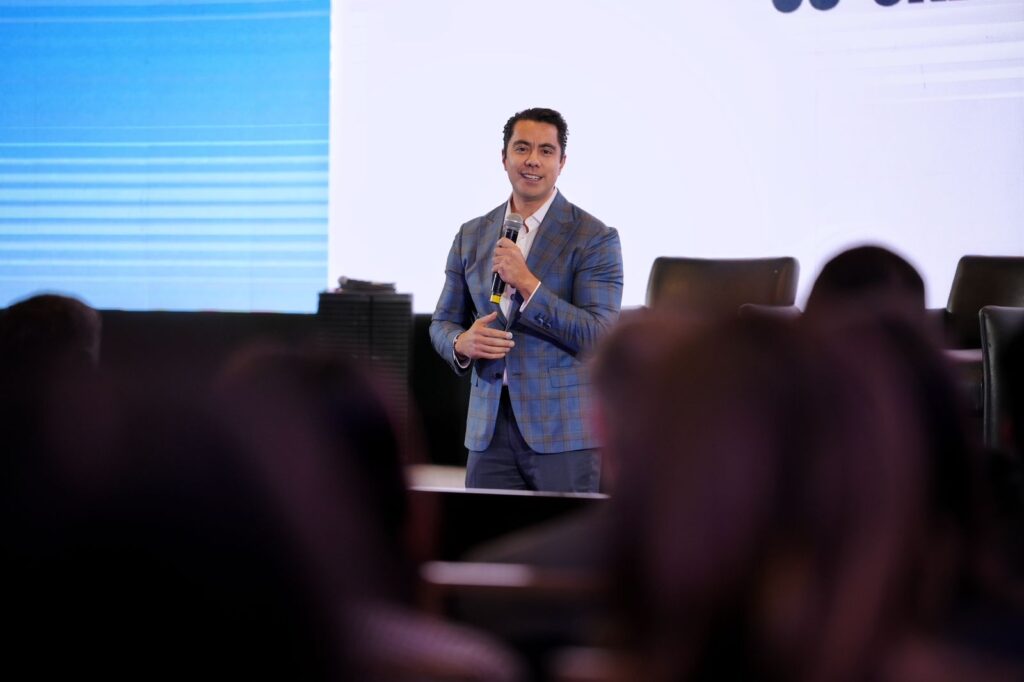 Participa Felifer Macías en el foro Co-creando el Futuro de Querétaro