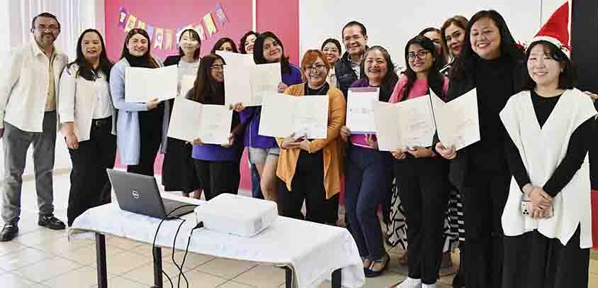 Acreditan a más de 150 estudiantes en idioma coreano en IRS de la UTEQ