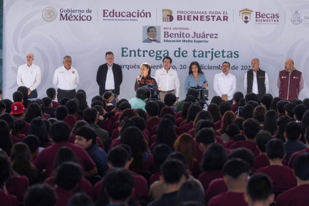Encabezan Claudia Sheinbaum y Mauricio Kuri entrega de Becas Benito Juárez