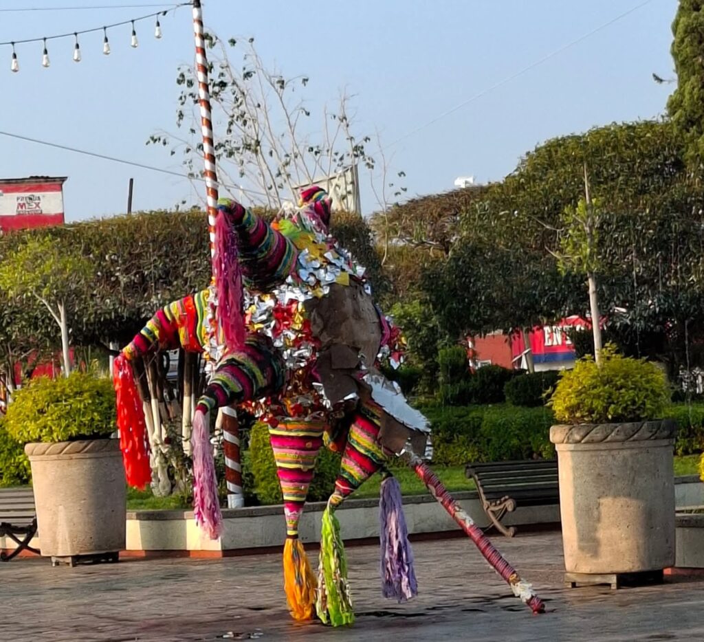 Ezequiel Montes: cuando hasta un concurso de piñatas exhibe la corrupción Ezequiel Montes: cuando hasta un concurso de piñatas exhibe la corrupción