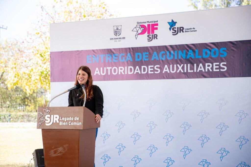 Gina Sánchez y Roberto Cabrera entregan bolsas de aguinaldo a Delegaciones y Subdelegaciones municipales