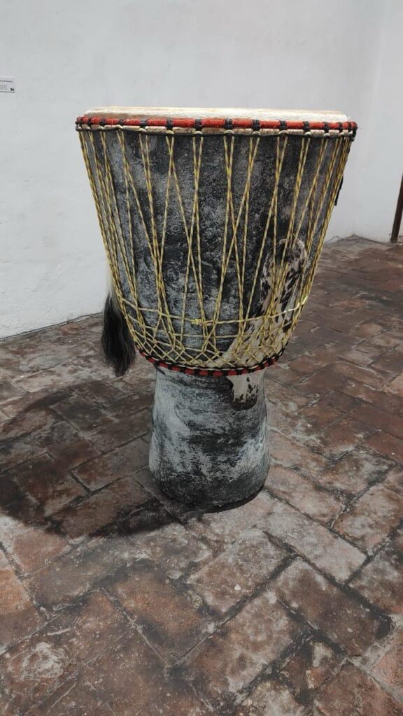 Llega al Museo de la Ciudad El peso de la sombra, del artista francés Jean-María Perdrix