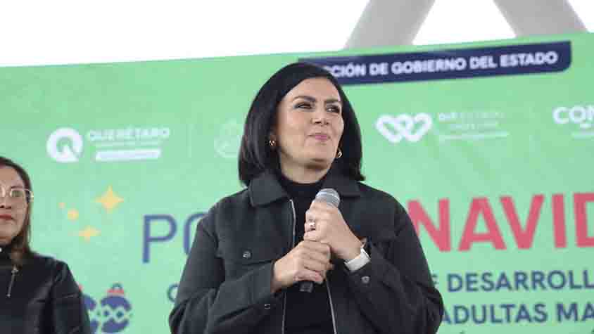 Festeja SEDIF la Navidad con los adultos mayores de San Juan del Río