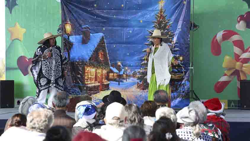 Festeja SEDIF la Navidad con los adultos mayores de San Juan del Río