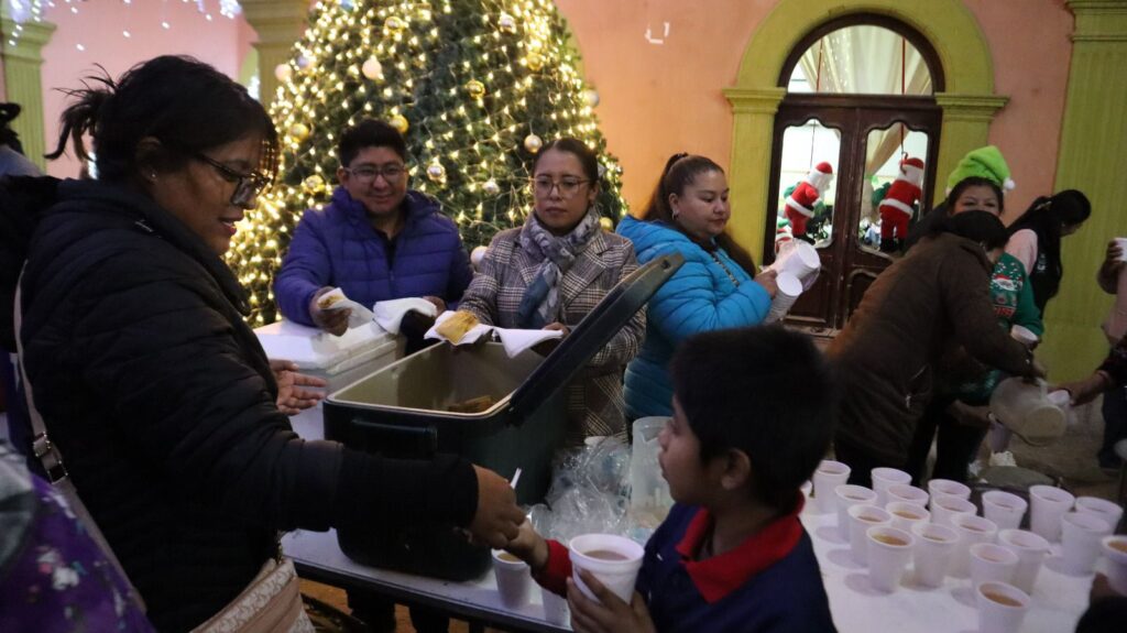 Realizan posada navideña en la Presidencia Municipal de Tolimán