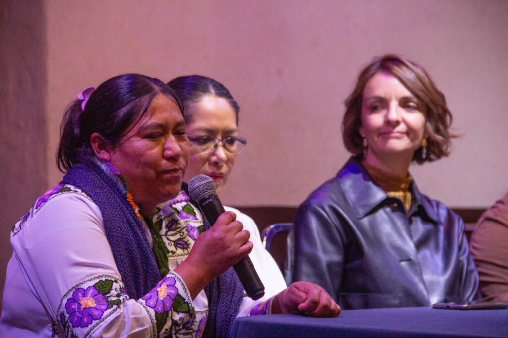 Entrega titular de la SECULT recursos del PACMyC 2025