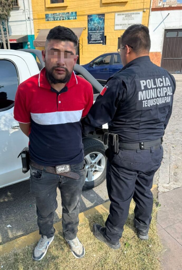 Detienen a dos sujetos en Tequisquiapan por circular sin casco; les encuentran presunta droga