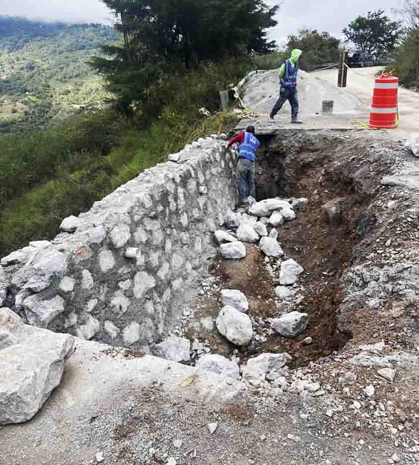 Trabaja CEI para restablecer caminos en la Sierra y el Semidesierto