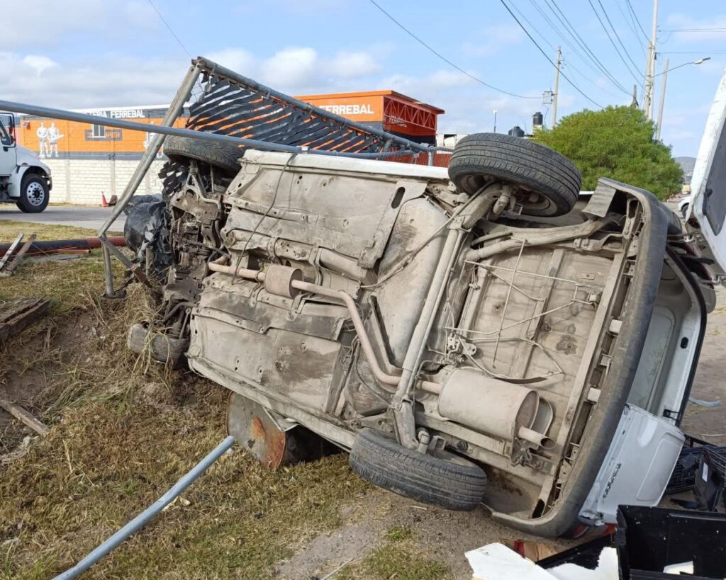 Choque en Buenavista deja dos camionetas siniestradas