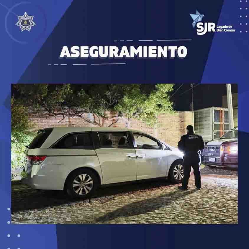 Aseguran vehículo con reporte de robo en Lomas de Guadalupe