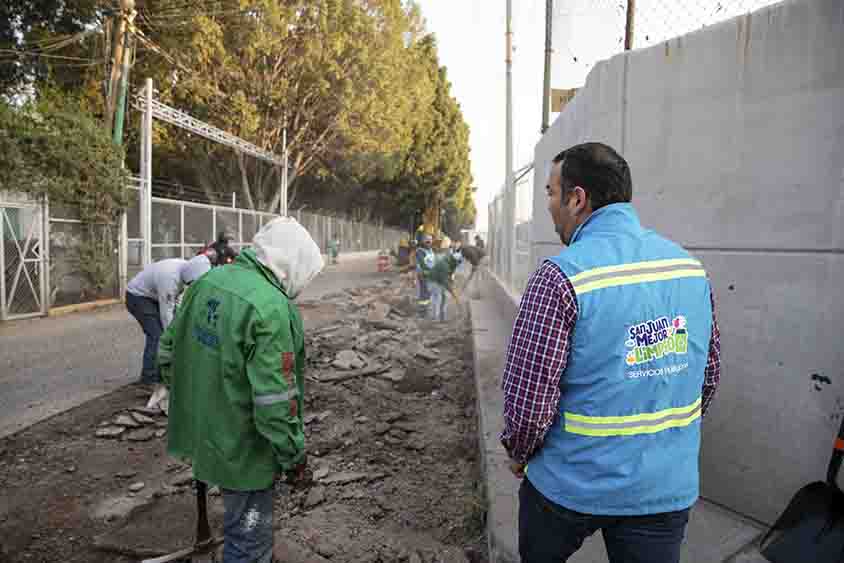 Roberto Cabrera refuerza vialidades con bacheo en La Concepción