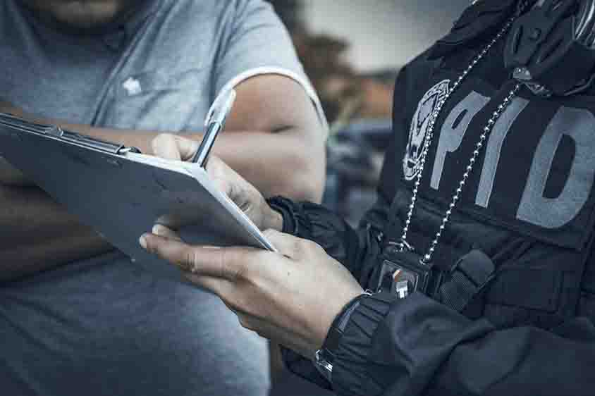 Sinergia ejecuta cateos simultáneos y cumplimenta dos ordenes de aprehensión por robo