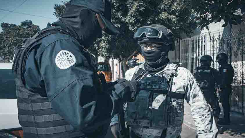 Sinergia ejecuta cateos simultáneos y cumplimenta dos ordenes de aprehensión por robo