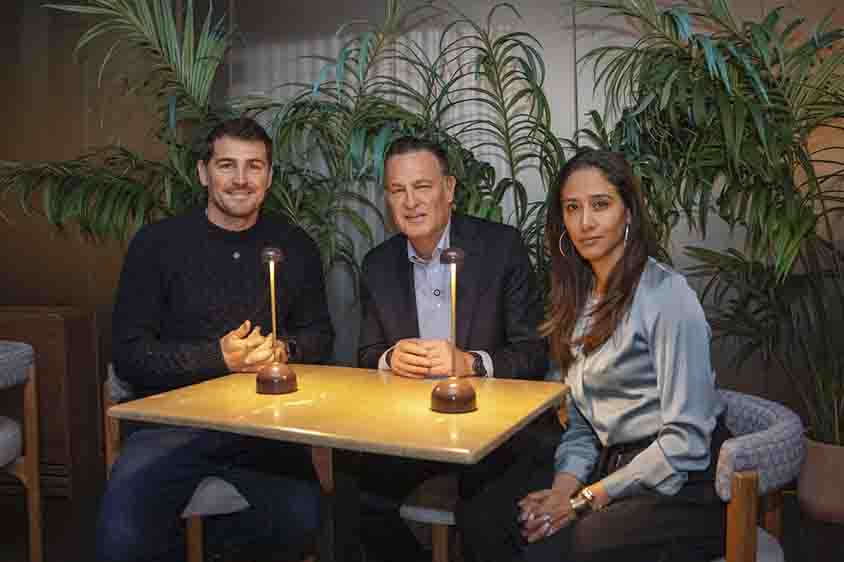 Mauricio Kuri invita a Iker Casillas