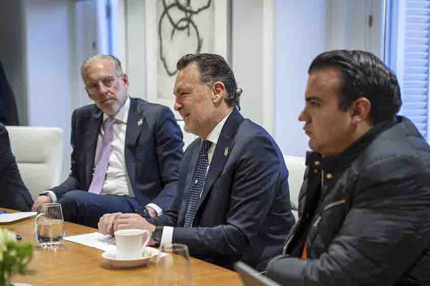 Gobernador impulsa inversión de 215 mdp de Plásticos Durex en gira por España