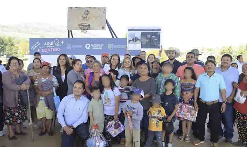Entregan obra y arrancan tres en La Tinaja, Pinal de Amoles.