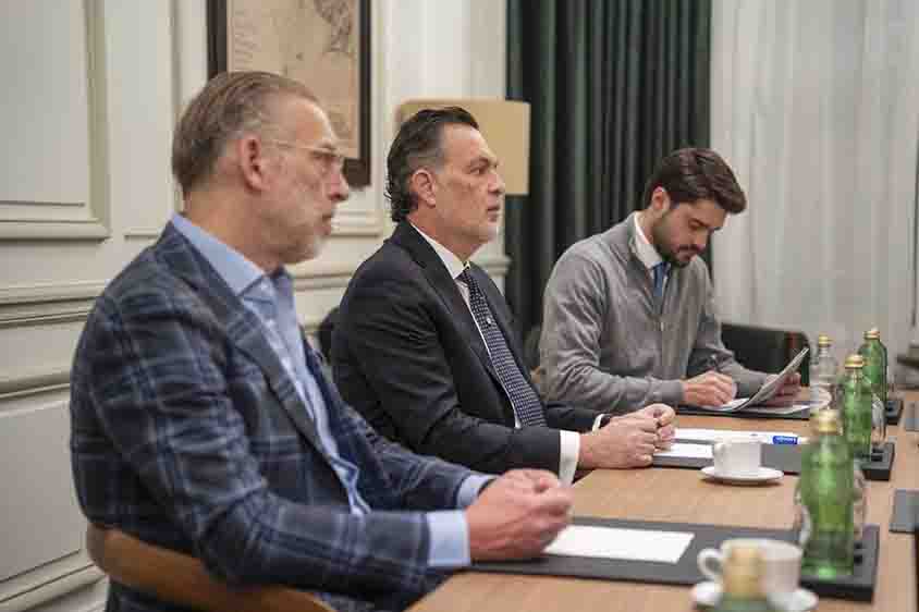 Gobernador se reúne con directivos de Grupo Ramón García