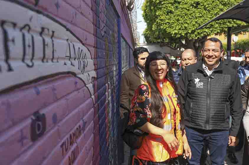 Roberto Cabrera entrega rehabilitación de la calle 5 de Mayo